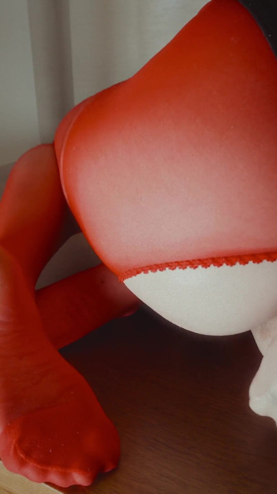 Anal Fisting in Red Pantyhose