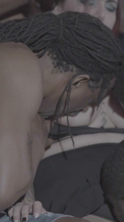 Passport Hoes - Christy bday bang rolig trailer andet kamera | Klip 1