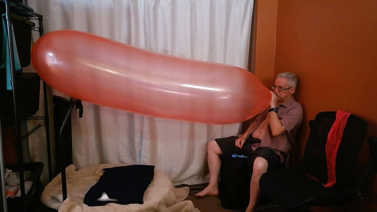 158) Daddy Pops 3 More Giant Balloons and Cums