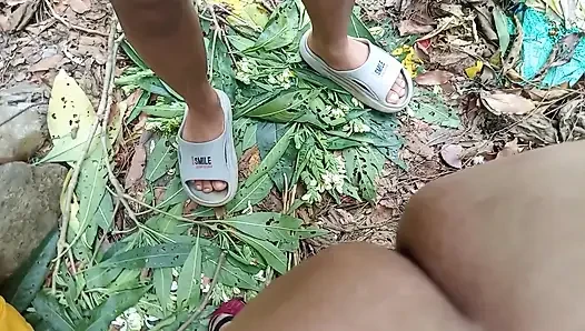 Nepali Outdoor Jungle Aunty Sex