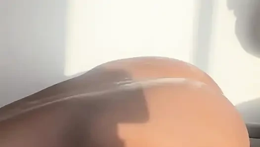 Aku nggak puas kalau mulutku dientot kontolnya dan aku memutuskan untuk ngentot kontolnya lebih enak - nysdel