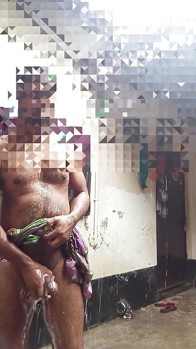 I am a Bangladeshi sexy boy, I love to masturbate so I finished masturbating while getting wet in the rain water.