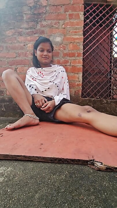 Video seks luar awek kampung cantik India bahagian 1
