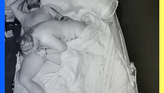 Puchis - 47 yaşındaki kız çılgın derin anal seks ve derin gırtlak gibi sikiliyor