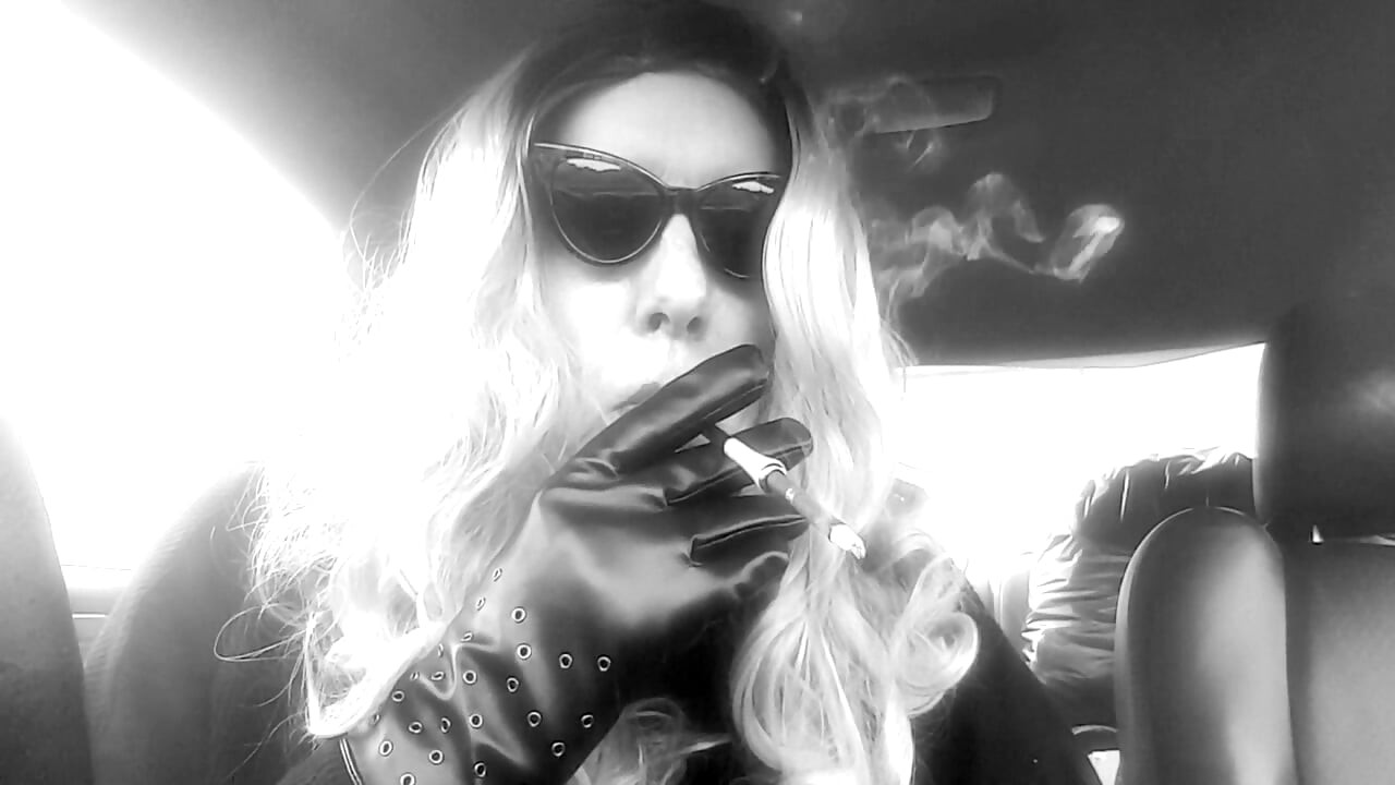 TS GRANDMA LOVES TO SMOKE MORE120 MENTHOLS IN HER CAR CD TS LADYBOY