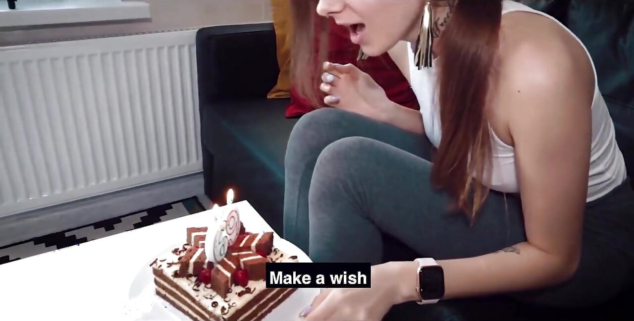 Stiefschweine bekommt ein großes geschenk zum geburtstag