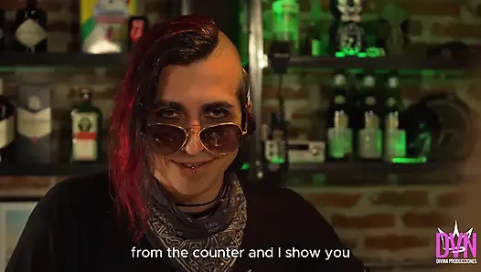 Вечер с барменом из латекса X-13 и Дивиной Маруу