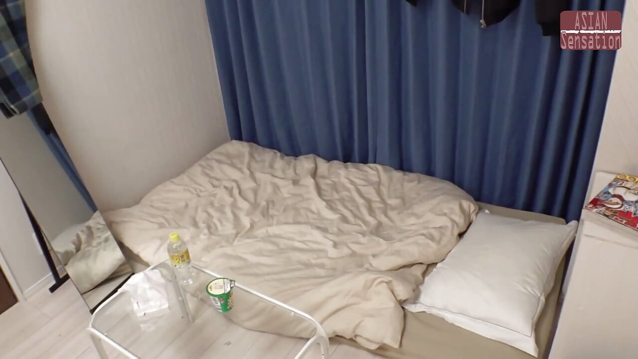 Gorgeous Mature Wife Hono Enjoys a Secret Affair While Her Husband Travels Abroad
