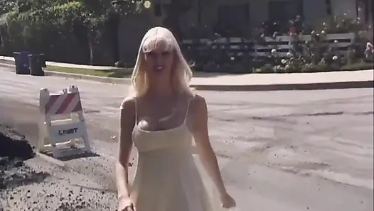 90'ların Büyük Memeli Porno Piliç Dağınık Yutuyor!