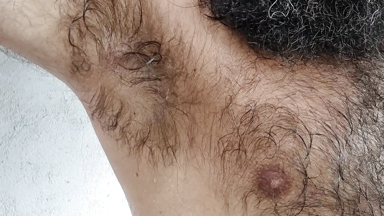 Dlaka znojna nakon trčanja po stazi!