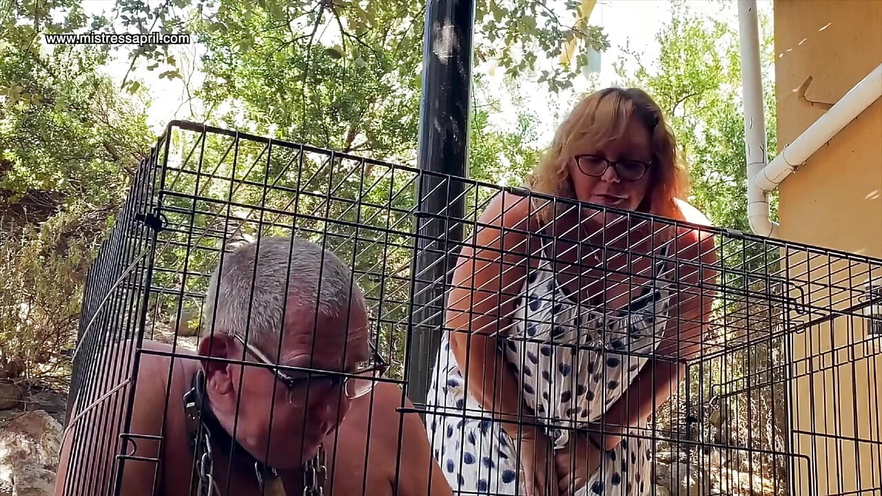 Dominatrix meesteres April - verslaafde vuile slaaf