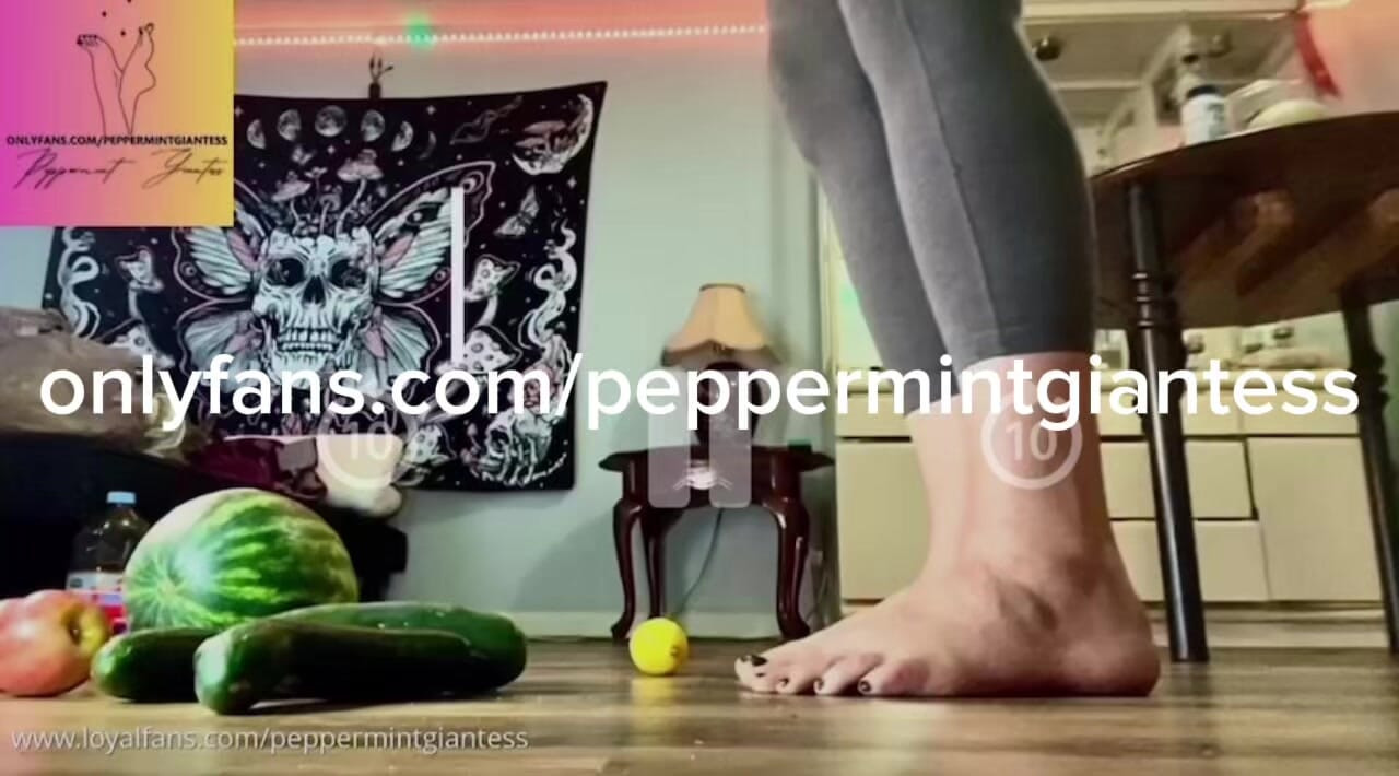 Size 16 Barefoot Fruit Crush Giantess Destruction
