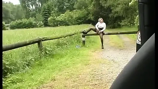 Amatör sürtük ile arabada seks