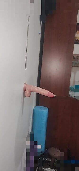 Cummings against the wall!! While girlfriend out shopping.