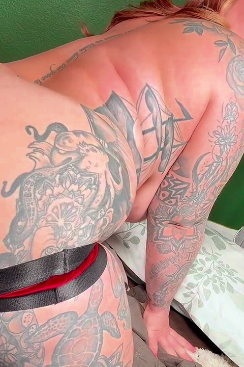 POV GFEセックスマシンが私の膣を受け入れ、私が潮を吹くまで