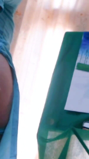 Nezaboravan trenutak iz filma "Seksi žena pokazuje svoje tijelo".