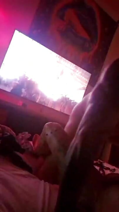 Minum kencing daripada teman wanita dengan tindikan