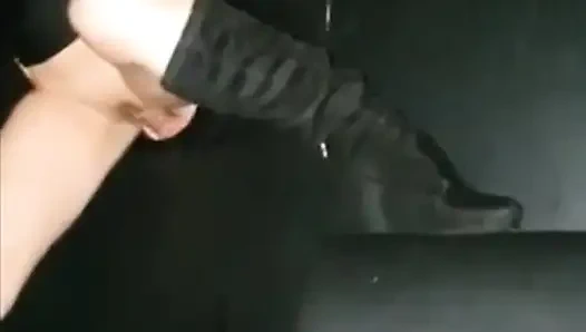 Vanessinha Pergi Ke Lubang Kemuliaan Dan Menjadi Sangat Bersemangat