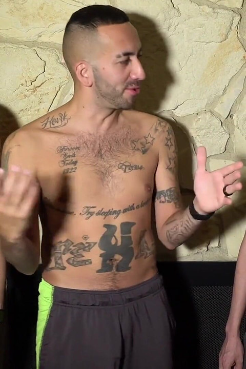 3 Way Bareback Group Tatted Top Fucks Raw