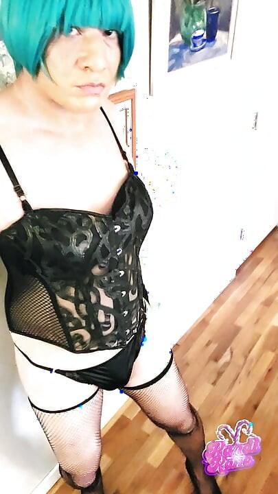 Ts Kandi сексуальная стриптизершу сисси танцует в нижнем белье, порномузыкальное видео