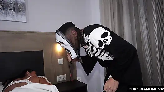 Жесткий анал и тяжелый сквирт с огромным членом Chris Diamond