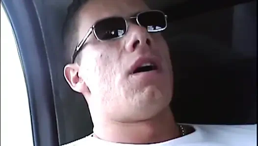 Mobil bercinta dengan pirang panas