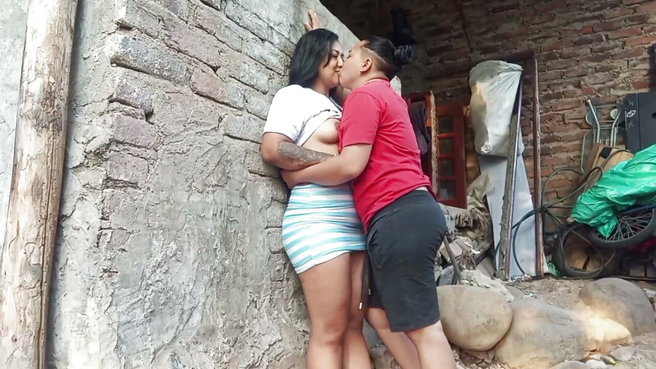 The neighbor and I have a secret romance