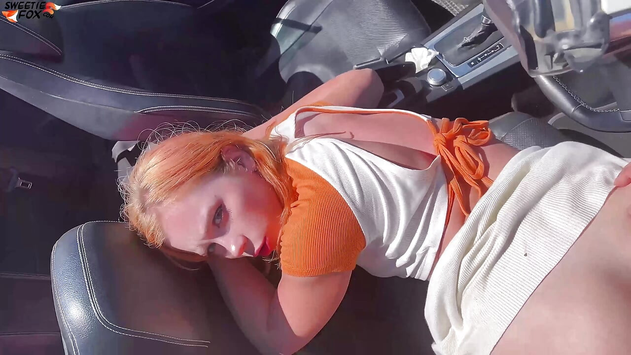 Girl Sucking Dick Stranger in Car and Doggy Fuck on a Rest