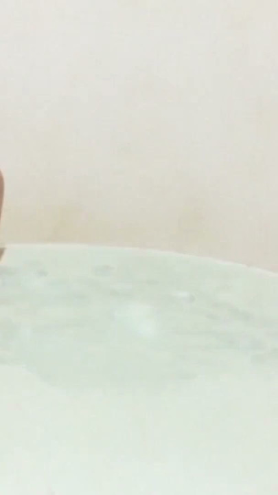 Beber semen con pajita | Clip 1