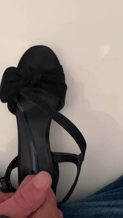 Heels der neuen Azubine vollgespritz