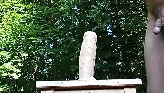 Dildo'yu Lezzetli Poposundan Emmek