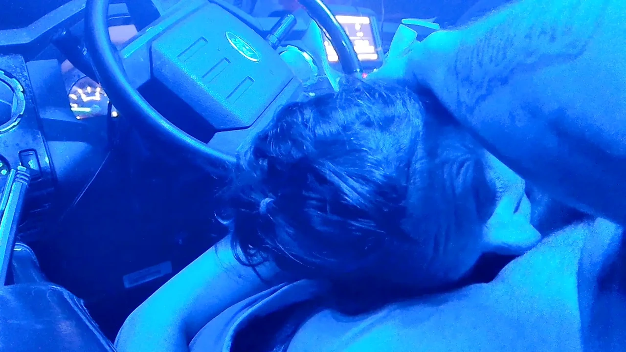 口交在我的卡车里射在嘴里