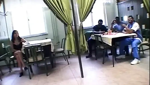 Gadis remaja kelainan seks ini didobel penetrasi sampai dicrot di mulut