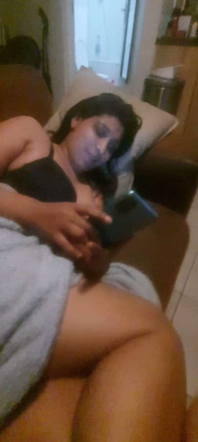 MILF Ấn Độ ngực bự cho phép địt | Đoạn video ngắn 1