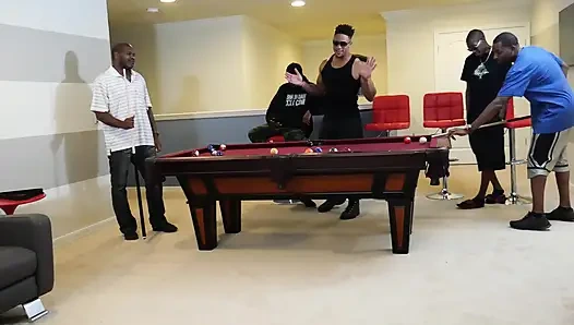 Christie Wett hava geçirmez grup seks