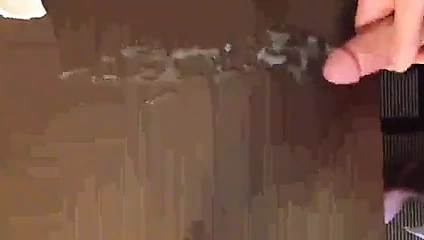 Otel odamda büyük yük büstü