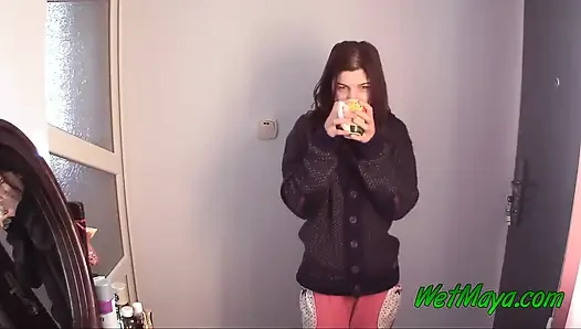Kopi bikin cewek ini kencing banyak banget