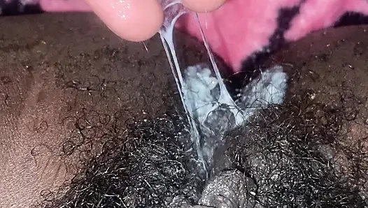 Memek hitam jembut tebal basahku