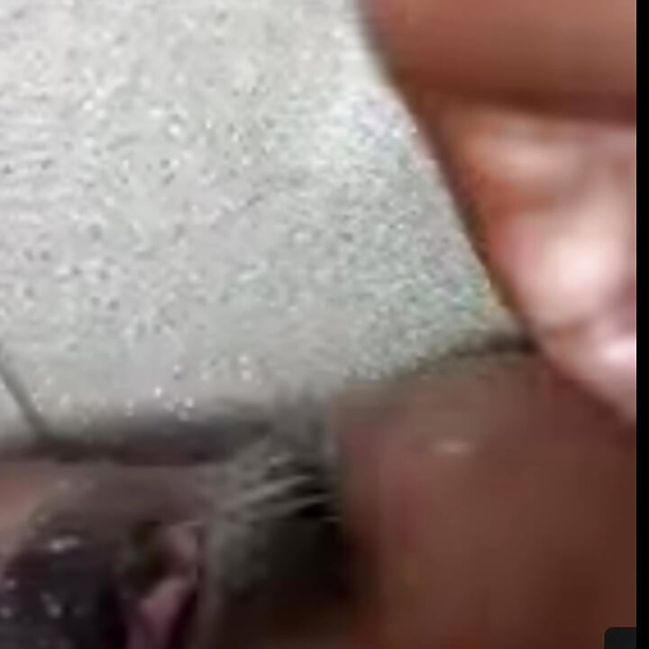 Indian Beautiful alone girl showing heri Pussy