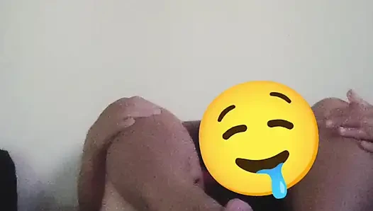 Komşum amımı çok ıslak yalıyor