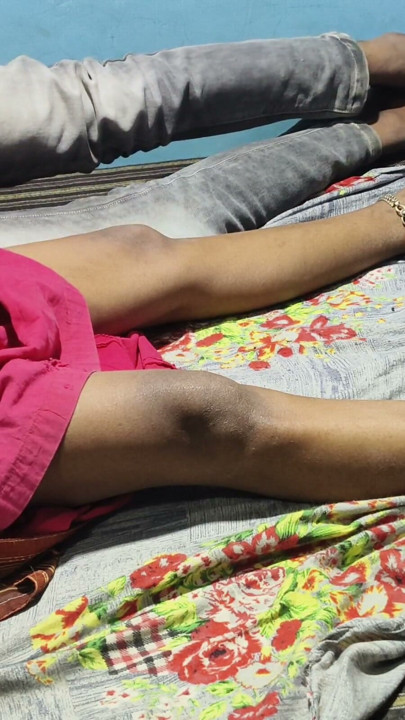 The husband opened his wife's saree and fucked her and enjoyed it completely | Clip 1