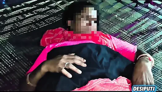 Hintli ateşli yenge evde ilk kez seks yapıyor, Hintçe seks videosu