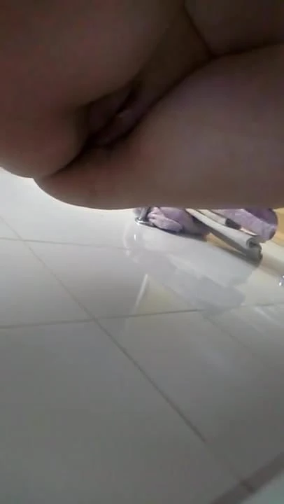 Pissing xx