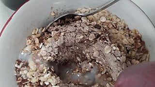 精子をお気に入りの食べ物に混ぜて食べます！