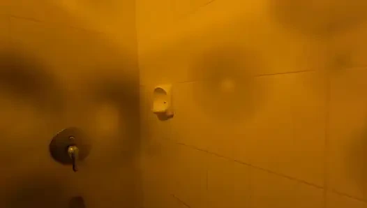 Abang tiriku yang masih perawan