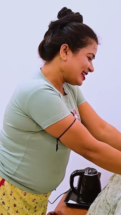 Bhabi's the Perfect Size to get Fucked at DesiBang | Clip 1