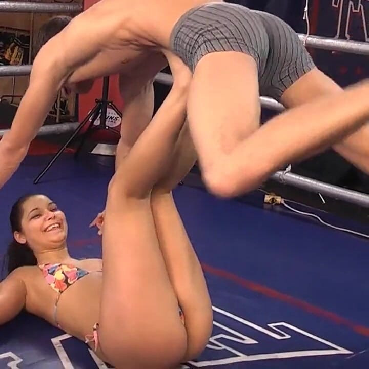 Skinny dude and sexy babe in the ring