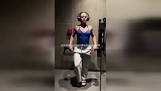 18yo Accidental Yoga Pussy Flash