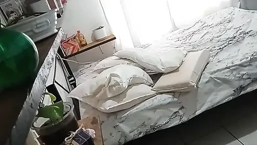 Reife MILf putzt ihr zimmer 1