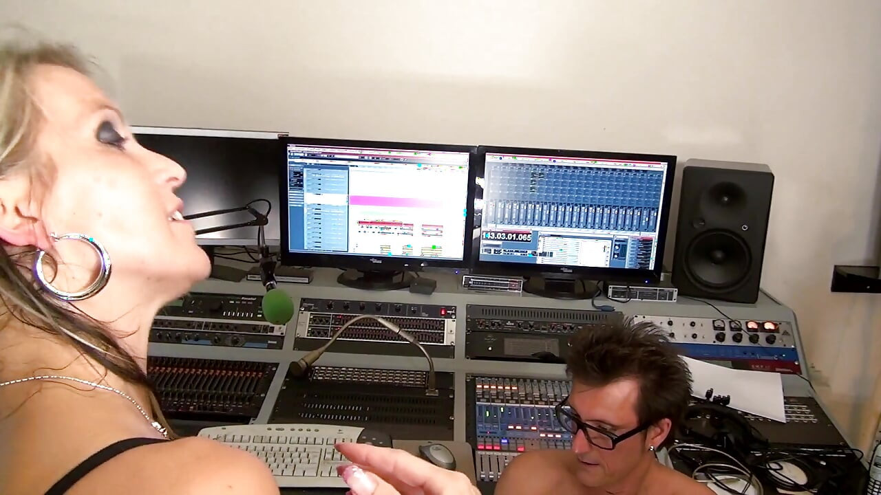 Blonde MILF licks & pegs dudes asshole in the radio studio and gets for him ass fuck